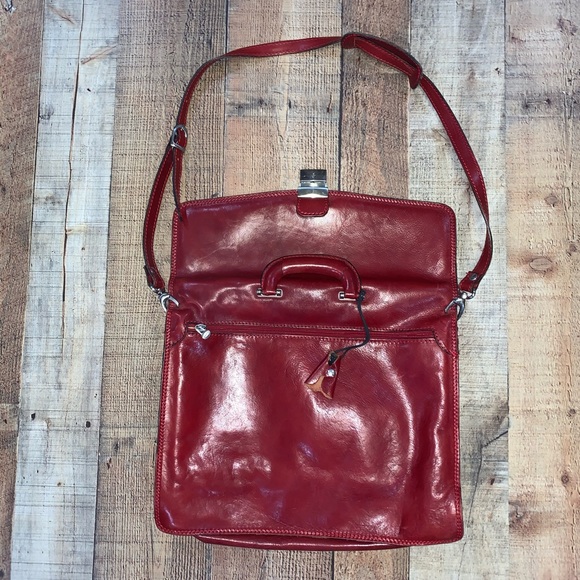 Floto | Milano Leather Briefcase in Tuscan Red - Picture 5 of 8